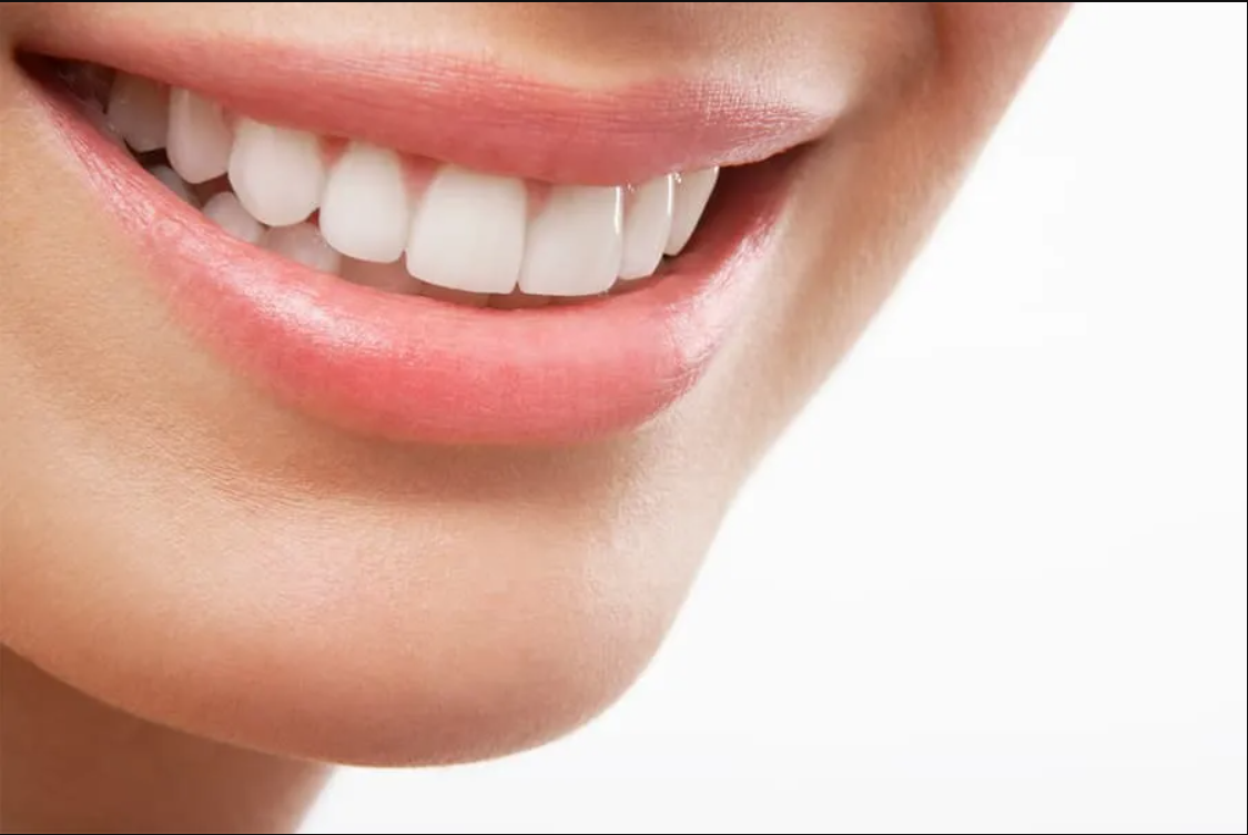 Beneficios Estéticos y de Salud de una Dentadura en Perfecto Estado